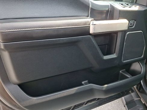 Used 2019 Ford F150 Lariat w/ Equipment Group 502A Luxury AWD/4WD image 12
