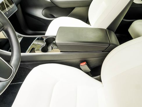 Used 2021 Tesla Model Y Long Range image 19