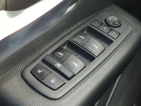 Used 2022 RAM 1500 Lone Star image 22