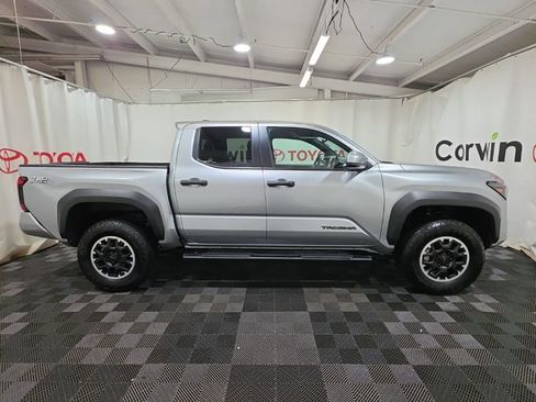Used 2024 Toyota Tacoma TRD Off-Road image 10