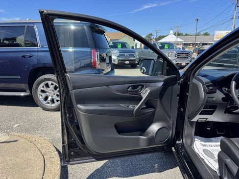 Used 2020 Nissan Rogue Sport S AWD/4WD image 15