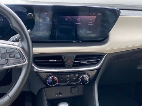 Used 2024 Buick Encore GX Sport Touring image 10