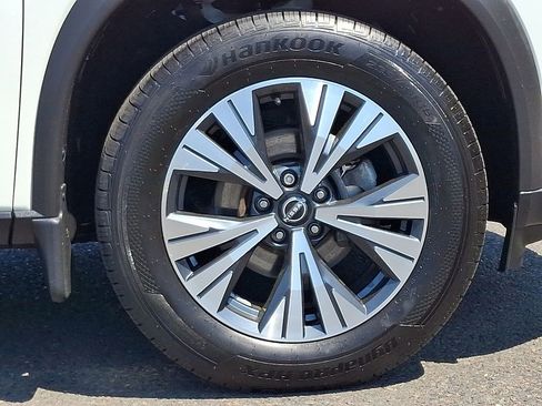 Certified 2023 Nissan Rogue SV w/ SV Premium B Package AWD/4WD image 8
