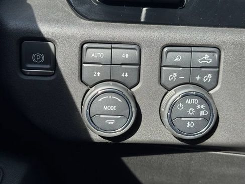 Used 2024 Chevrolet Silverado 3500 High Country w/ Technology Package AWD/4WD image 33