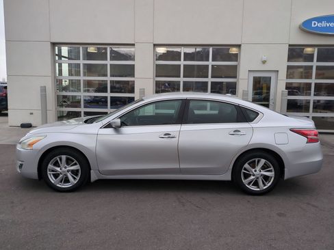 Used 2014 Nissan Altima 2.5 SV image 9