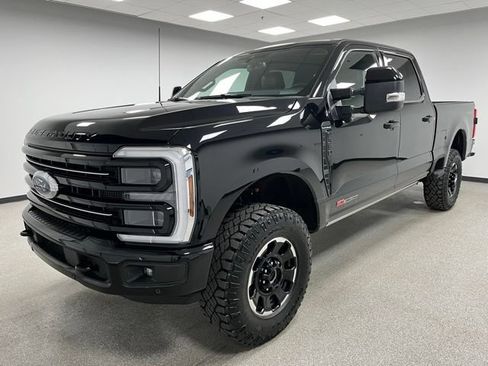 Used 2025 Ford F350 Platinum w/ Tremor Off-Road Package AWD/4WD image 4