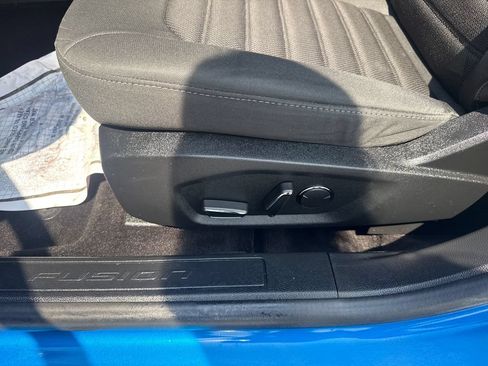 Used 2019 Ford Fusion SE AWD/4WD image 23