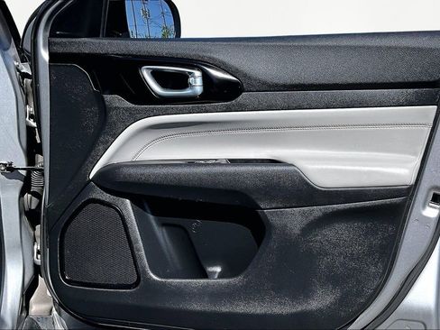 Used 2022 Jeep Compass Limited AWD/4WD image 24