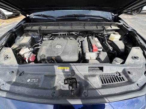 Used 2022 Toyota Highlander XLE AWD/4WD image 20