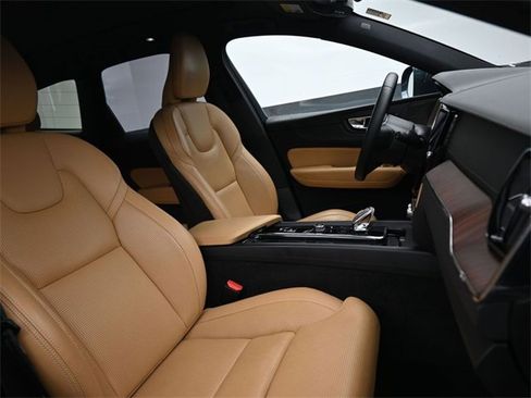 Used 2023 Volvo XC60 B5 Ultimate w/ Protection Package Premier image 35