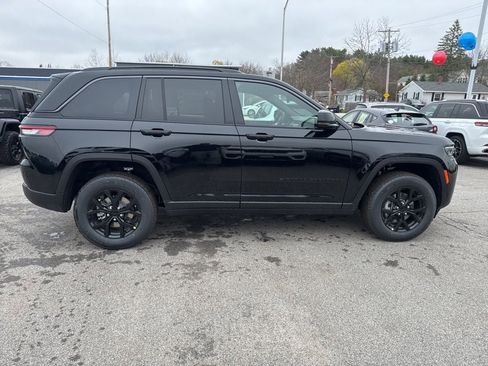 New 2026 Jeep Grand Cherokee Altitude AWD/4WD image 6