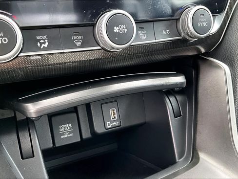 Used 2018 Honda Accord Sport image 35