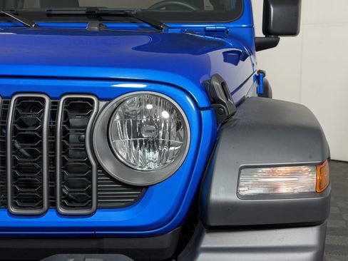 Used 2026 Jeep Wrangler Sport AWD/4WD image 9