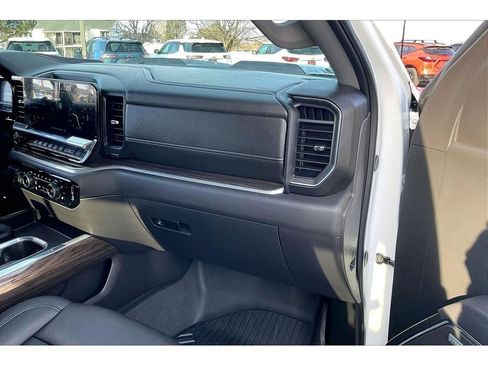 Used 2025 Chevrolet Silverado 1500 LT Trail Boss image 17