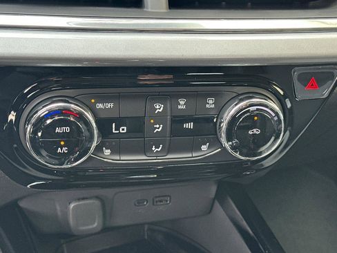 New 2026 Chevrolet Trax LT w/ Sunroof Package image 20