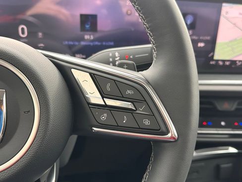 Used 2025 Buick Envision Preferred image 28