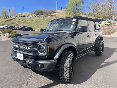 Used 2023 Ford Bronco Black Diamond image 3