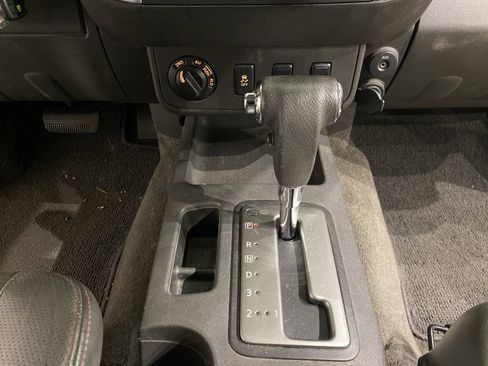 Used 2012 Nissan Xterra PRO-4X w/ Pro-4x Leather Pkg image 17