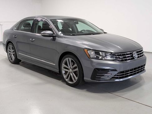 Used 2016 Volkswagen Passat 1.8T R-Line FWD image 6