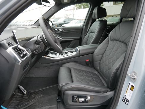 New 2026 BMW X5 M60i image 6