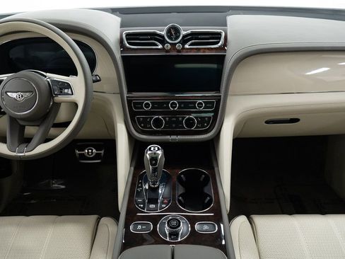 Certified 2023 Bentley Bentayga Extended Wheelbase AWD/4WD image 32
