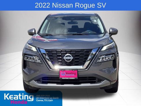 Used 2022 Nissan Rogue SV image 2