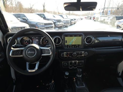 Used 2023 Jeep Wrangler Altitude image 16