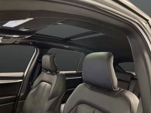 Used 2024 Jeep Wagoneer Launch Edition image 7