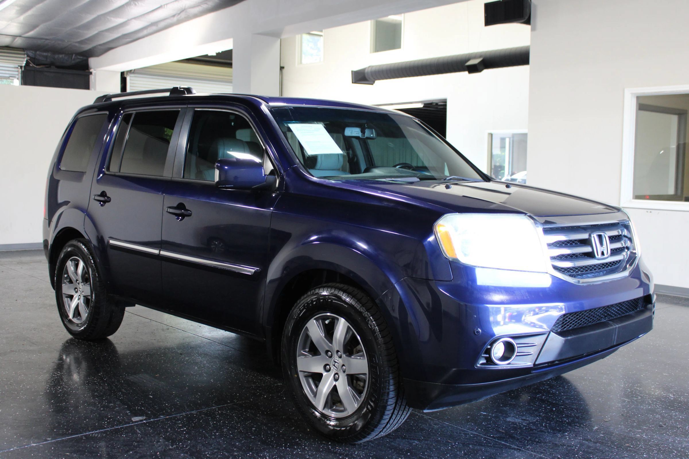 Used 2014 Honda Pilot Touring image 1