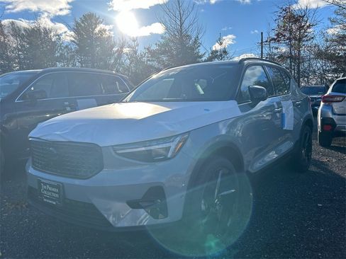 New 2026 Volvo XC40 B5 Ultra w/ Climate Package image 5