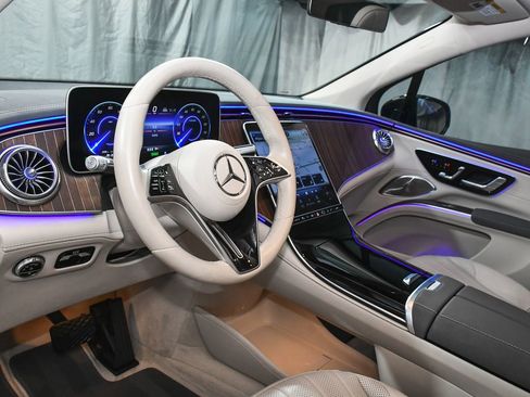 Used 2023 Mercedes-Benz EQS 450+ 4MATIC SUV image 25