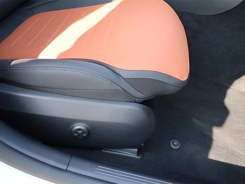 Used 2025 Mercedes-Benz C 300 4MATIC Sedan image 19