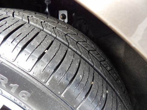 Used 2020 Ford Transit Connect XL image 48