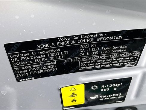 Certified 2023 Volvo XC90 B6 Plus image 32