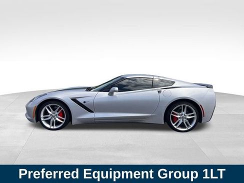 Used 2018 Chevrolet Corvette Stingray Coupe w/ Carbon Flash Badge Package RWD image 2
