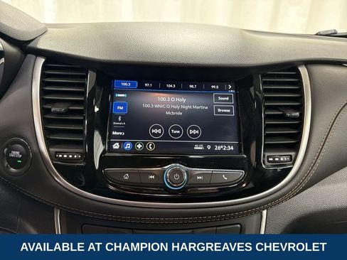 Certified 2022 Chevrolet Trax LT w/ LT Convenience Package image 18