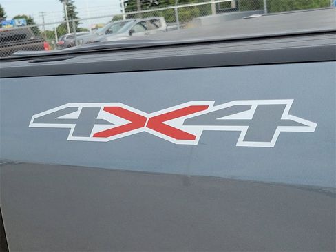 Used 2022 Chevrolet Colorado LT w/ LT Convenience Package image 6