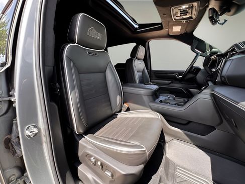 Used 2025 GMC Sierra 2500 AT4X w/ AT4X AEV Edition AWD/4WD image 25