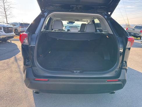 Used 2021 Toyota RAV4 XLE Premium image 25