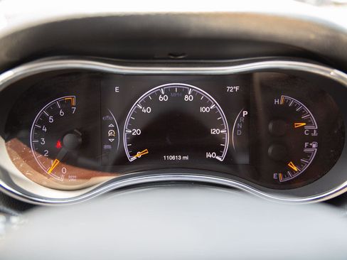 Used 2017 Jeep Grand Cherokee Limited AWD/4WD image 11