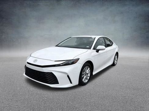 Used 2025 Toyota Camry LE FWD image 14