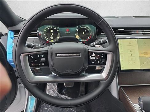 New 2026 Land Rover Range Rover Long Wheelbase SE image 18