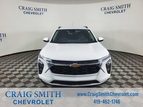 Used 2024 Chevrolet Trax LT FWD image 7