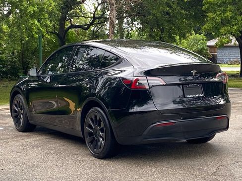 Used 2022 Tesla Model Y Long Range AWD/4WD image 6