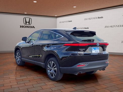Used 2021 Toyota Venza LE AWD/4WD image 13