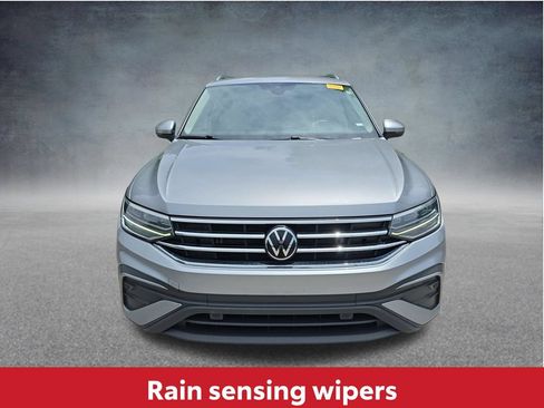 Used 2024 Volkswagen Tiguan SE FWD image 13