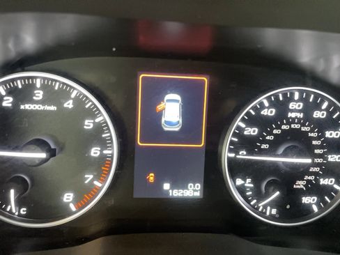 Used 2024 Subaru Crosstrek 2.0i Premium image 13