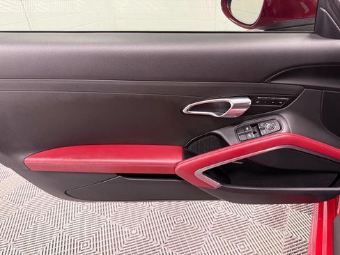 Used 2019 Porsche 718 Cayman GTS RWD image 11