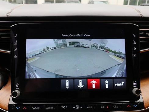 Used 2022 Jeep Grand Wagoneer Series III w/ Rear Seat Video Group 1 image 9