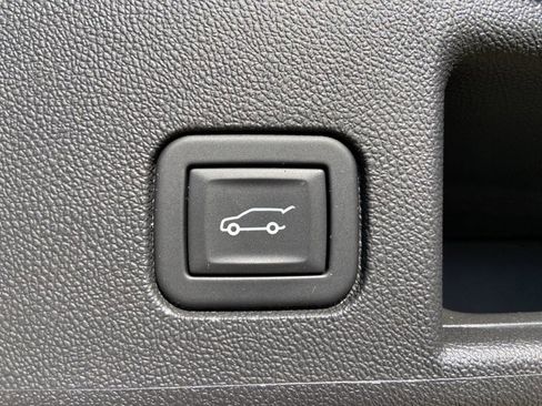 Used 2023 Chevrolet Equinox LT FWD image 50
